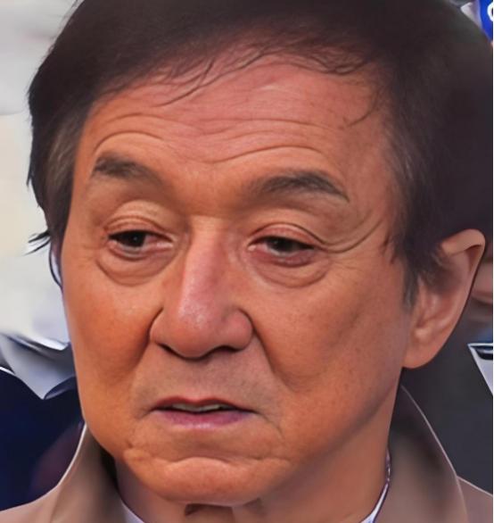 成龙大哥这辈子注定要遗憾终生了！他挣再多的钱，再有巨星光环，已经71岁的他也难享