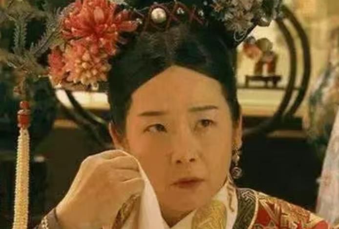 1888年，53岁的慈禧爱上了20岁的侍卫那尔苏。



1885年深秋，紫禁城