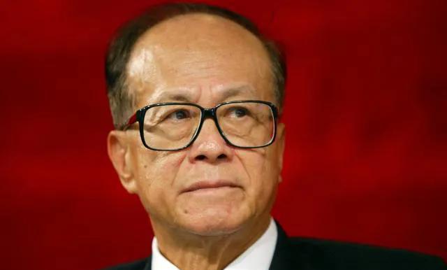李嘉诚的港口为何不卖国企卖美企？1.2021年，中国招商局集团报价320亿美元，