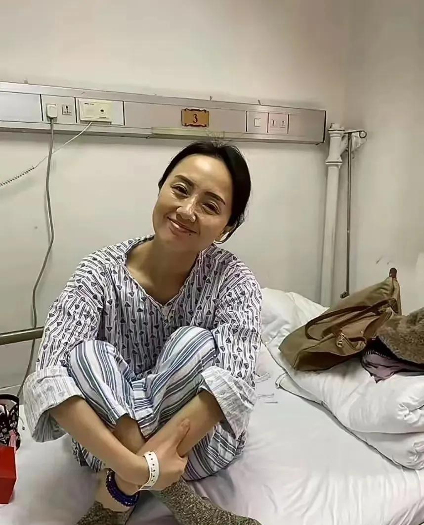 朱媛媛最后给娱乐圈所有明星上了一课！
她不仅是让所有人看到了真正的敬业演员是什么