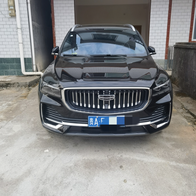 爸爸的问题我笑了
我第一次给我爸看车照片的时候，问我多少钱，我说15万多的时候，