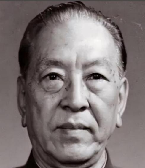 1969年5月，驻阿尔巴尼亚大使耿飚竟然发现中国援阿的大量化肥被随意堆放在田间地