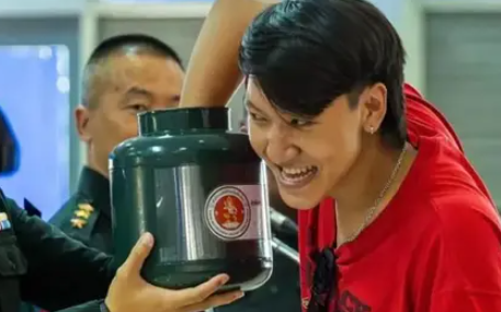 泰国征兵太恐怖了，有人抽中当场晕倒，有人没中欣喜若狂，服兵役比死亡还可怕…