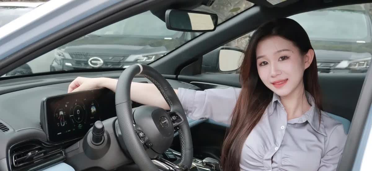 女人，你学开车的目的是啥。我相信很多人会说，帮老公扣分。我当初也是被这样忽悠着去