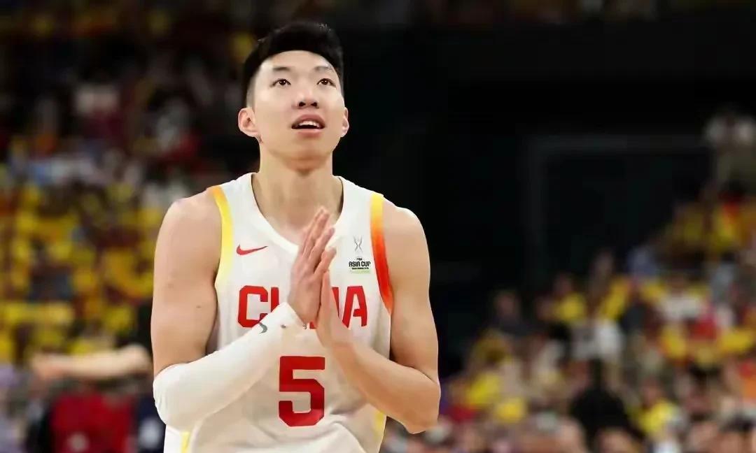 今天下午男篮亚洲杯中国队迎战印度队，从实力看，不出意外中国队可以轻松取胜，具使能