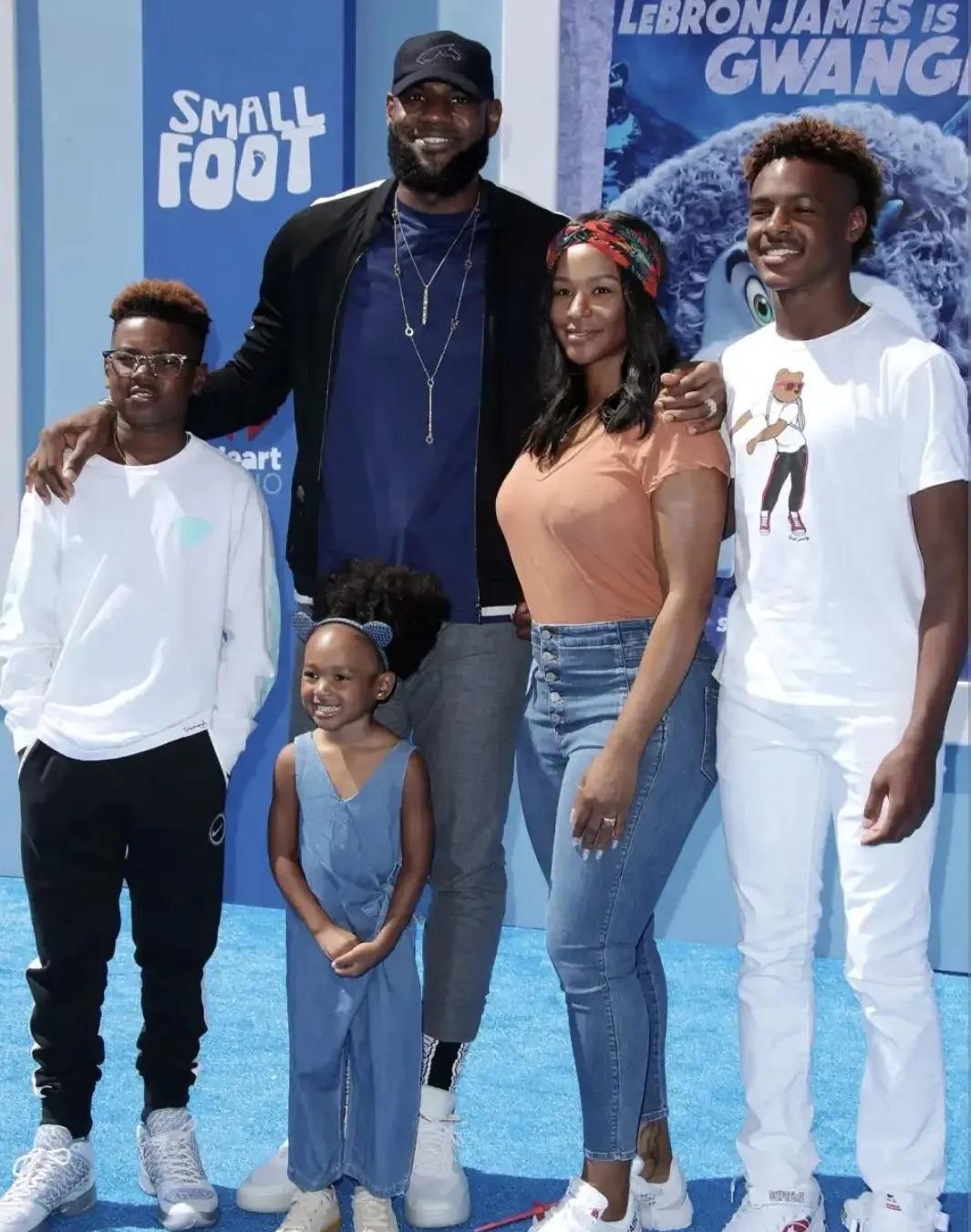 小皇帝詹姆斯人生的另一场比赛：幸福婚姻的三部曲！ 
在过去2024年的NBA赛季