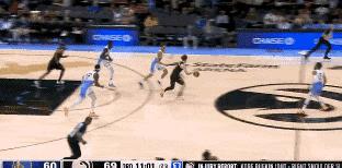 #nba# 科尔老泪纵横啊，欣慰的笑了。
今天的波杰感觉很有自信啊，这种反击中的