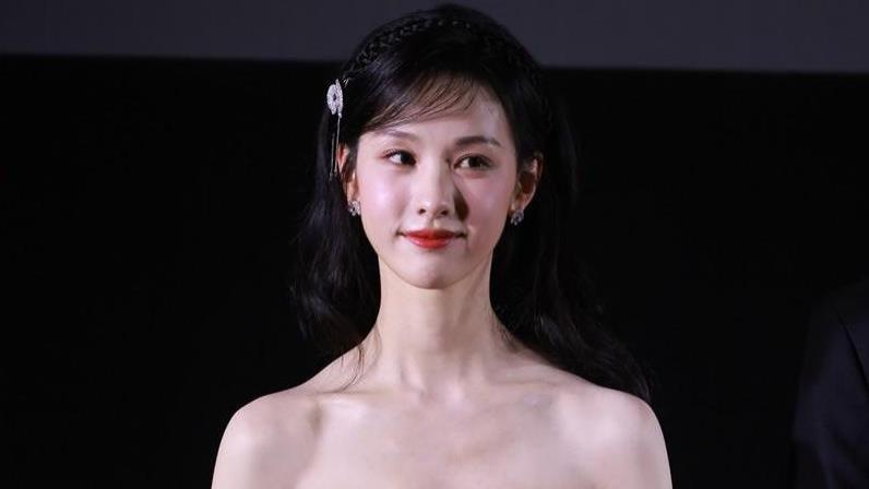 从学霸到内娱新晋“贵女”，陈都灵的多元演艺路是怎么走出来的？