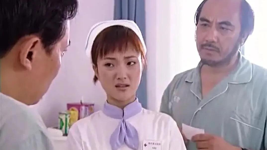 李小璐、任泉主演青春偶像剧《都是天使惹的祸》：女主身为护士却有晕血症，每天要喝500毫升的番茄汁预防