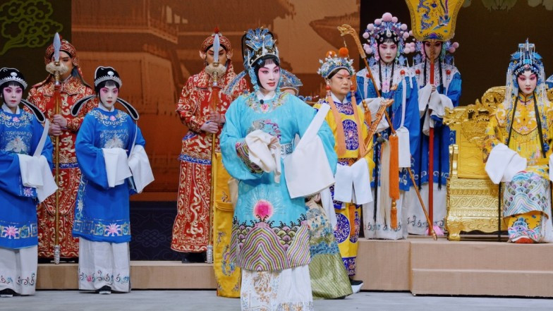 艺路澜芳承薪火 梅韵飘香绽京华