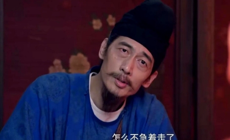 《长安的荔枝》：郑平安为了给父亲报仇，决定留在岭南。

面对他的去而复返，刺史何