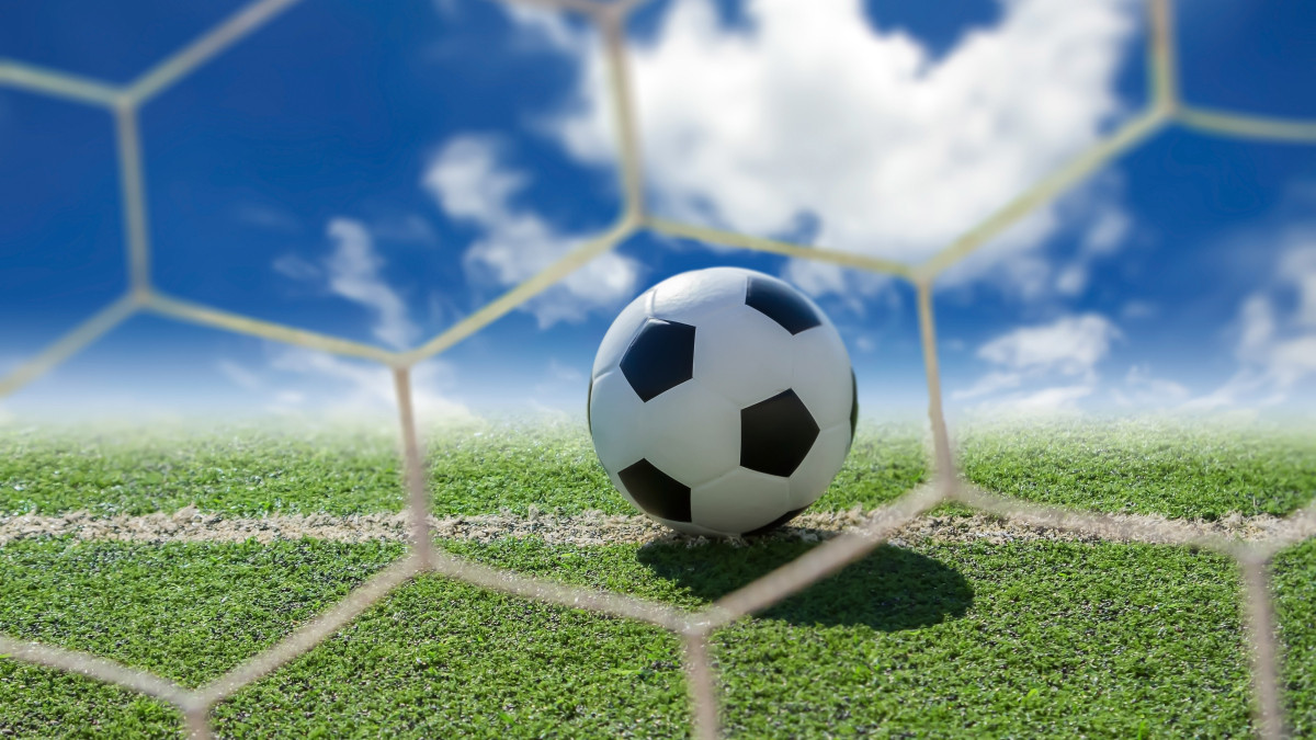 竞彩精选13场深度解析：多线赛事焦点解读