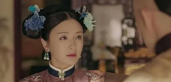 乾隆88岁娶了13岁的女子，新婚之夜，她从寝被中望向了那个比自己爷爷还要年长一些