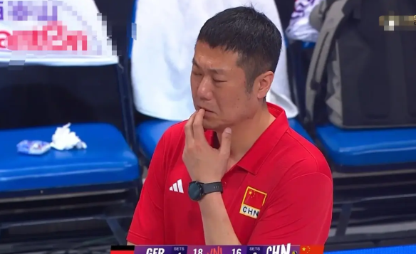 前两局0-2落后于德国，第三局赵勇不断调兵遣将，董禹含、王奥芊、万梓玥、杨舒茗轮