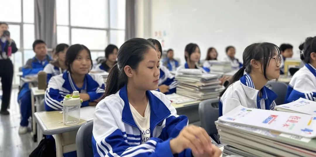 上了高中后，有哪些坑不能踩？过来人的几点建议分享给你
1、高中三年的知识点，一年