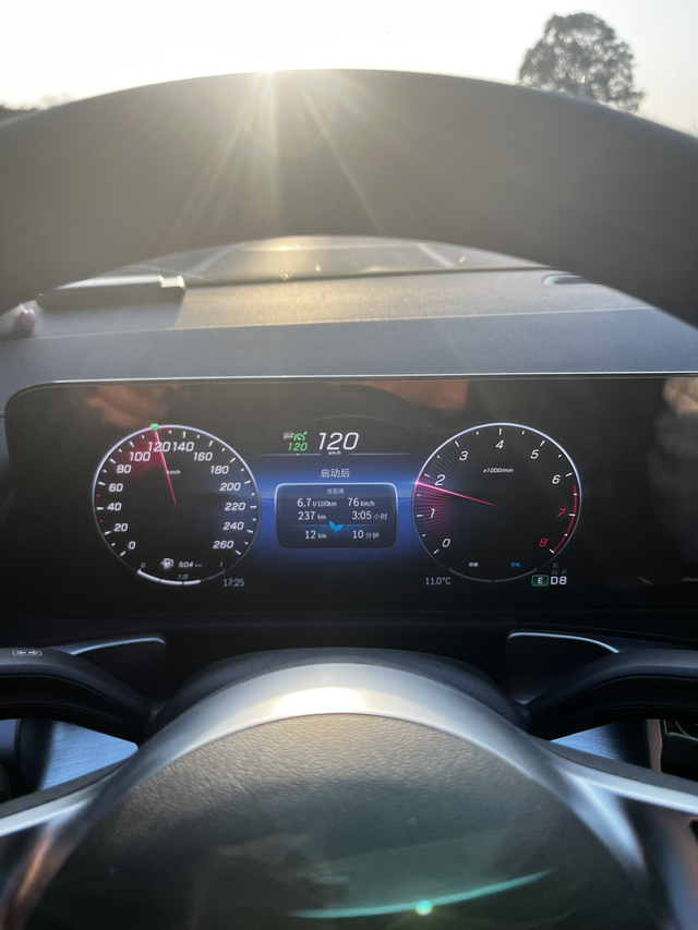 花钱买自己喜欢的玩具不接受任何反驳😝
改款220动感，48轻混，不喜欢可以不看