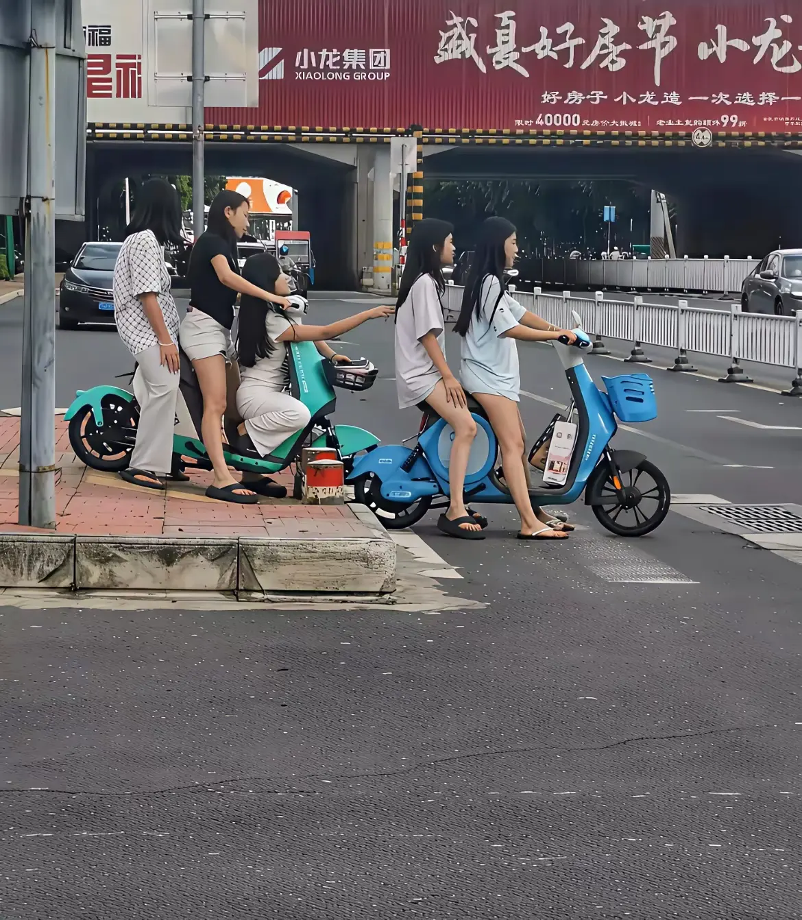 你们真是不怕驴累死呀！

