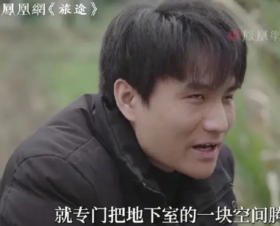 原来苏伢子和美国养父母的关系并不好，因为语言沟通问题，也产生了很多很多的误会。
