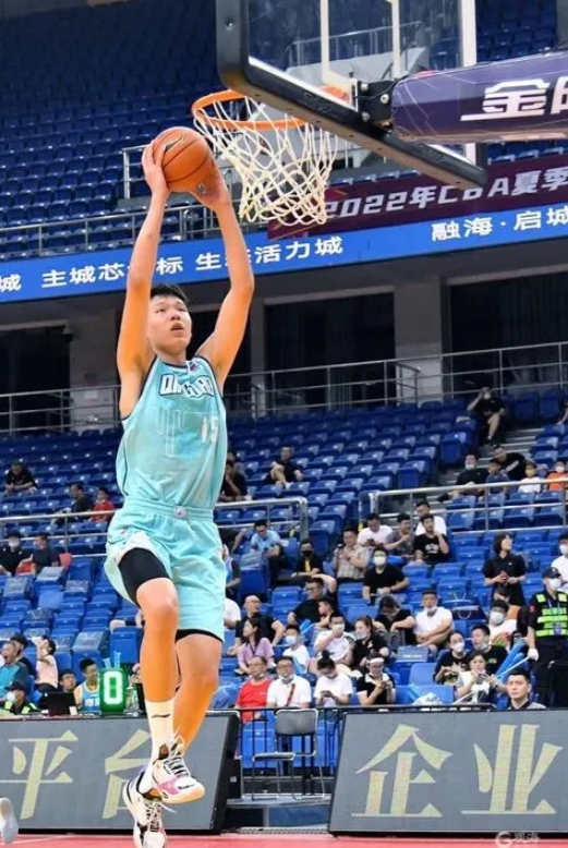2025年6月26日，中国球员杨瀚森在NBA选秀大会首轮第16顺位被波特兰开拓者