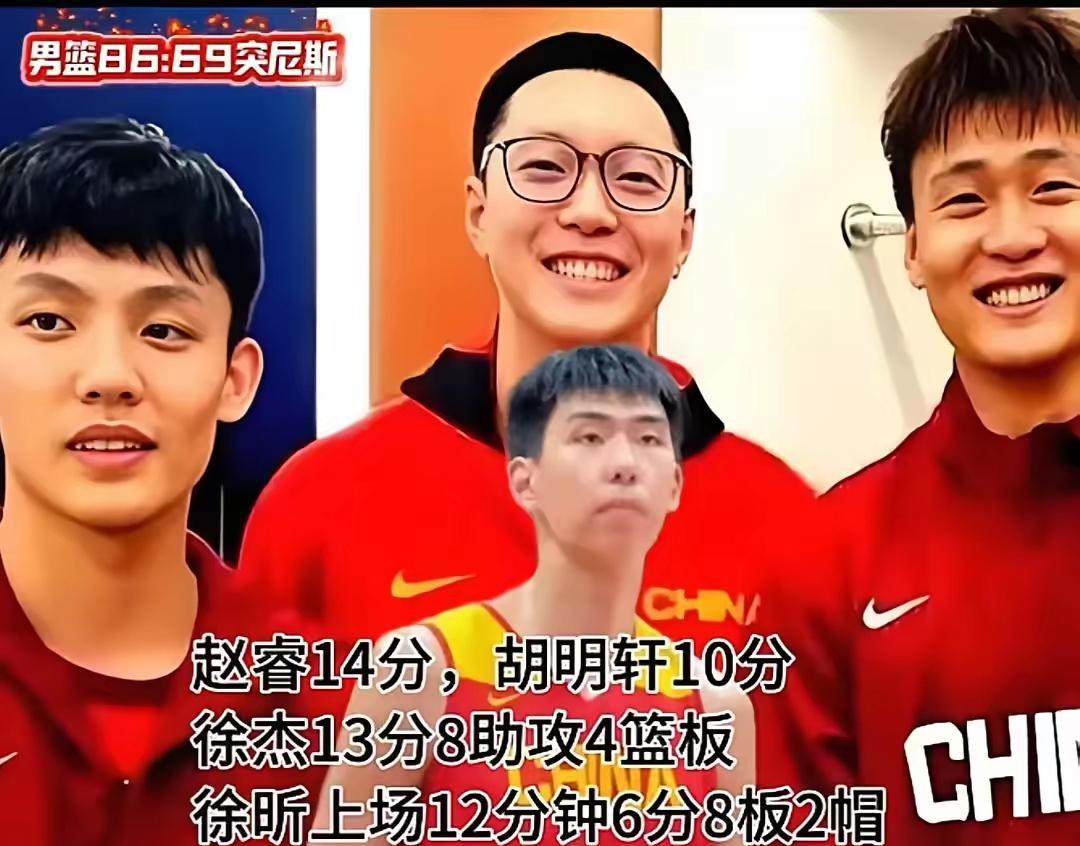 昨天，中国男篮在一场内部比赛中战胜突尼斯，最令人惊讶的是小将徐昕的表现。
赵睿1