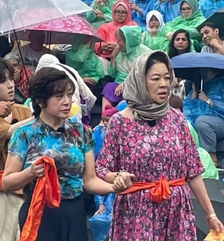 真看不出来刘晓庆比倪萍大8岁？