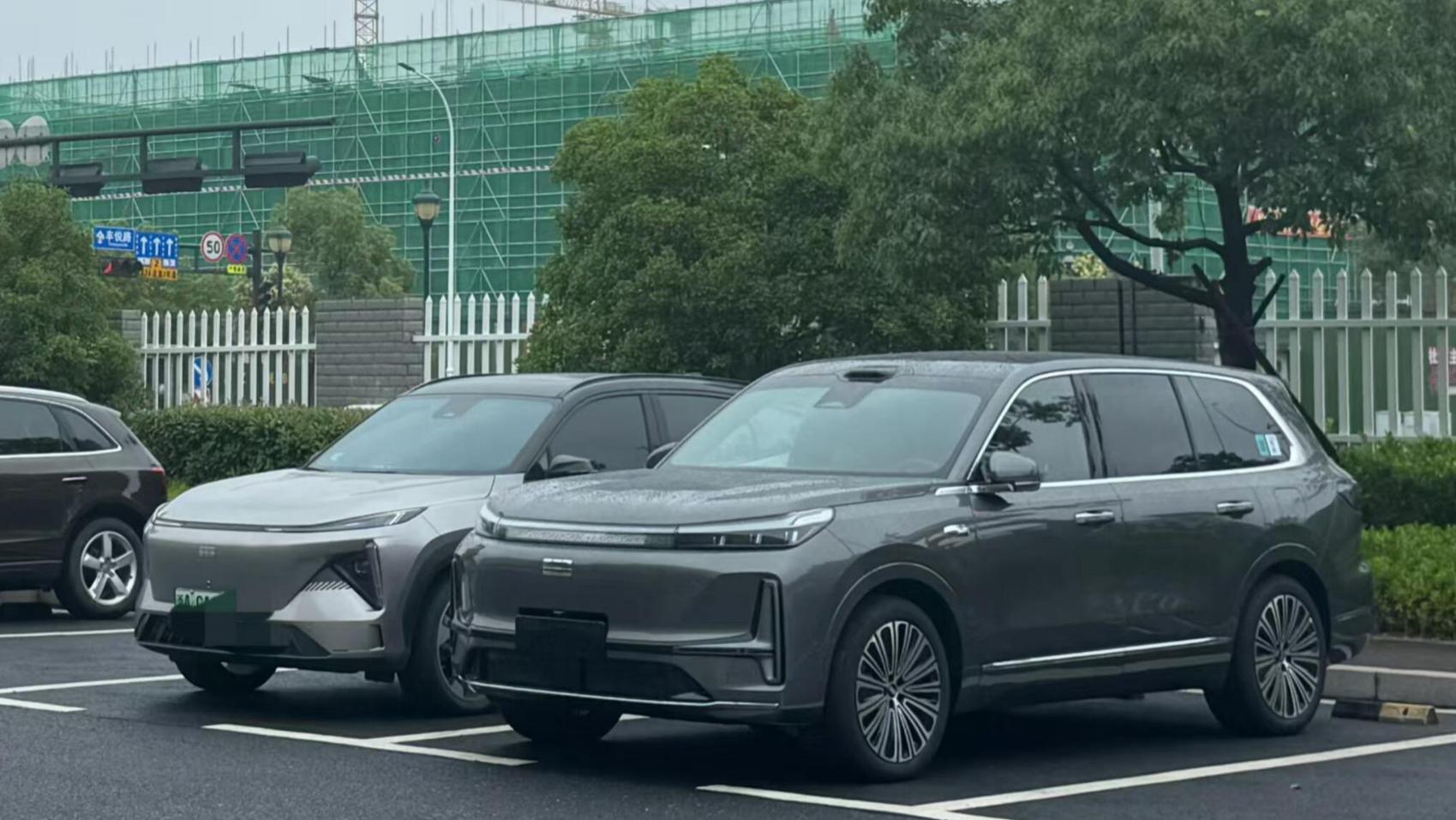 吉利银河M9现身街头，长超5米+续航1500km，配三电机+空气悬架