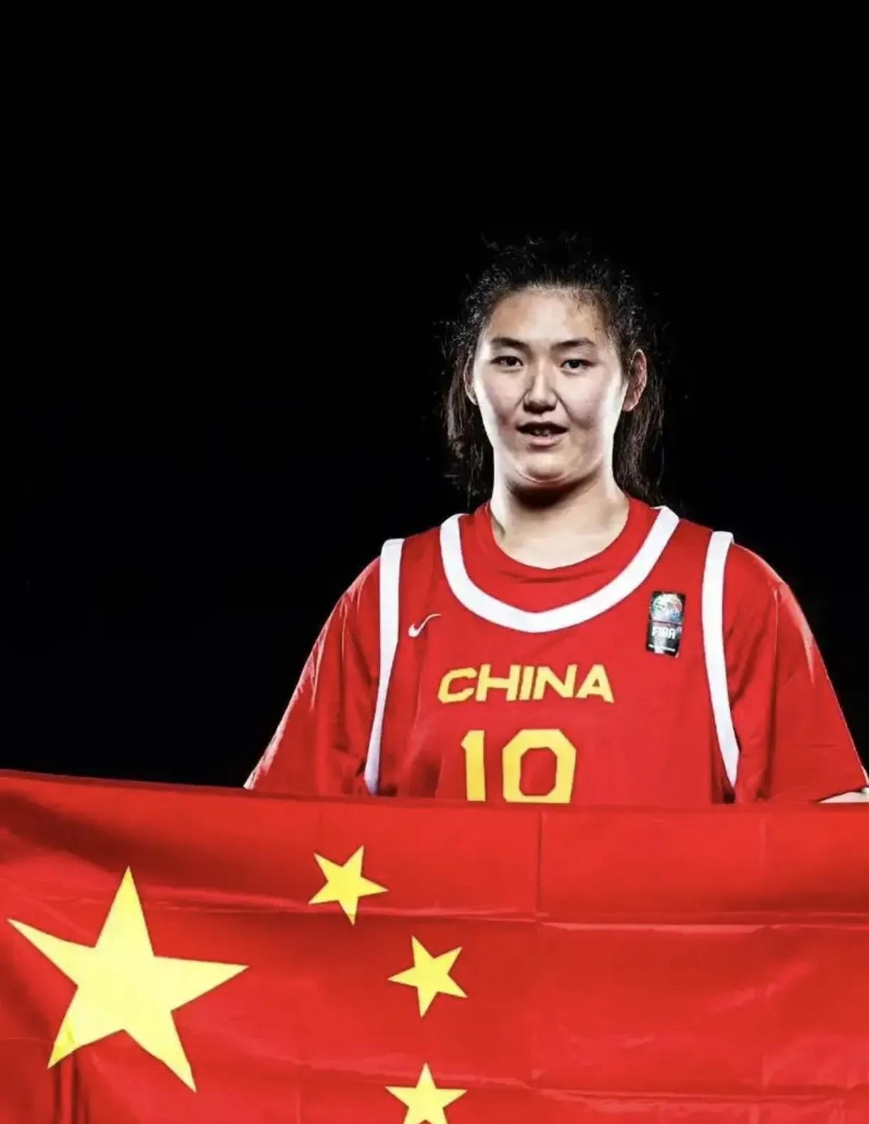 张子宇，要注意改进以下几个方面：一是减重。她的体重超过了250斤，直奔300斤了