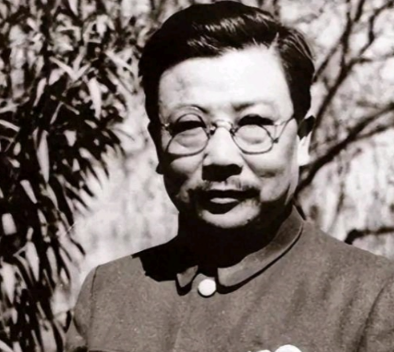 抗美援朝停战谈判时，美国派出了5名谈判高手，我方正商量着派谁去谈判时，毛主席直接