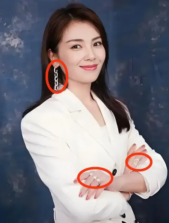 我发现一个玄学
事关刘涛
凡是和她搭戏的人，最后都会火，尤其是男演员！

你看啊