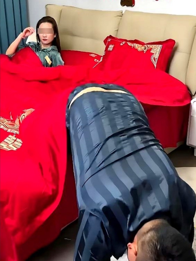 昨晚老公想要和我过夫妻生活。我在卫生间里说服了自己好多次。

可他靠近我的时候，