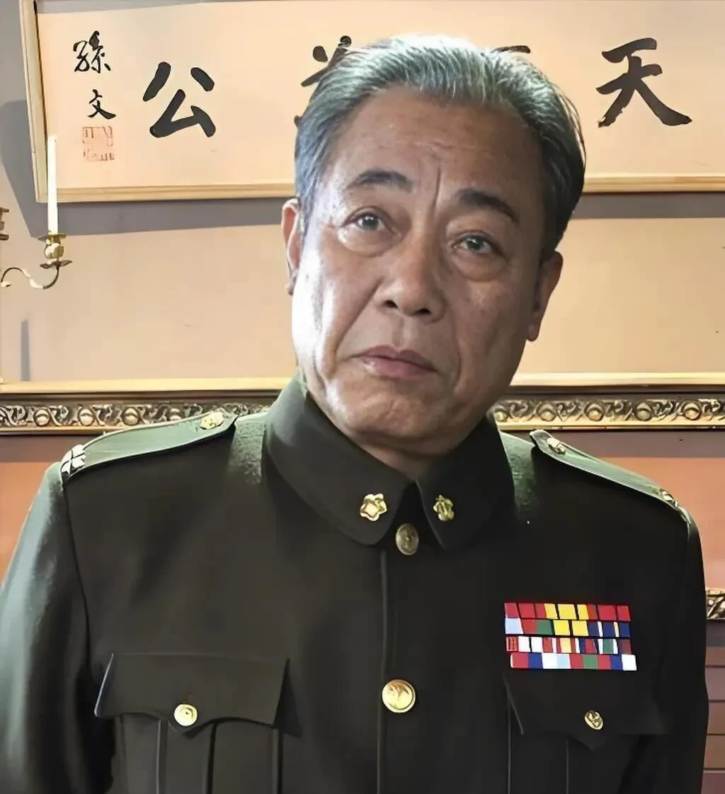 冯恩鹤演坏蛋深入人心











怎么肥四？一个普普通通的大叔，演起坏