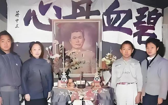 1949年，国军中将邱清泉战死后，他的妻子叶蕤君来不及哀痛就带着孩子们南逃台湾，