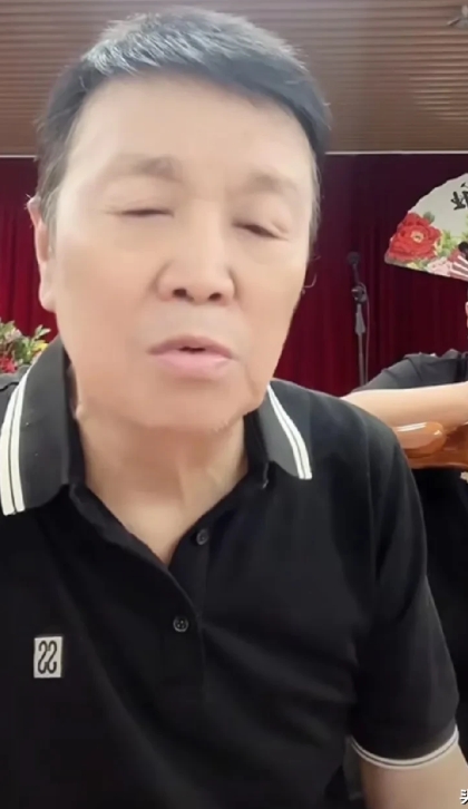 好多人关心杨老五收徒的费用问题，衡小珍出面解释了，儿子衡治拜师一分钱没花，不仅没