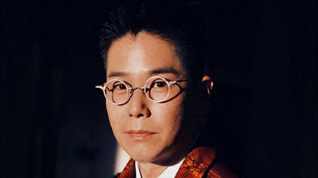 父子俩感情相当好！爸爸开心陪林晓峰上下班 两人合影更像朋友一样