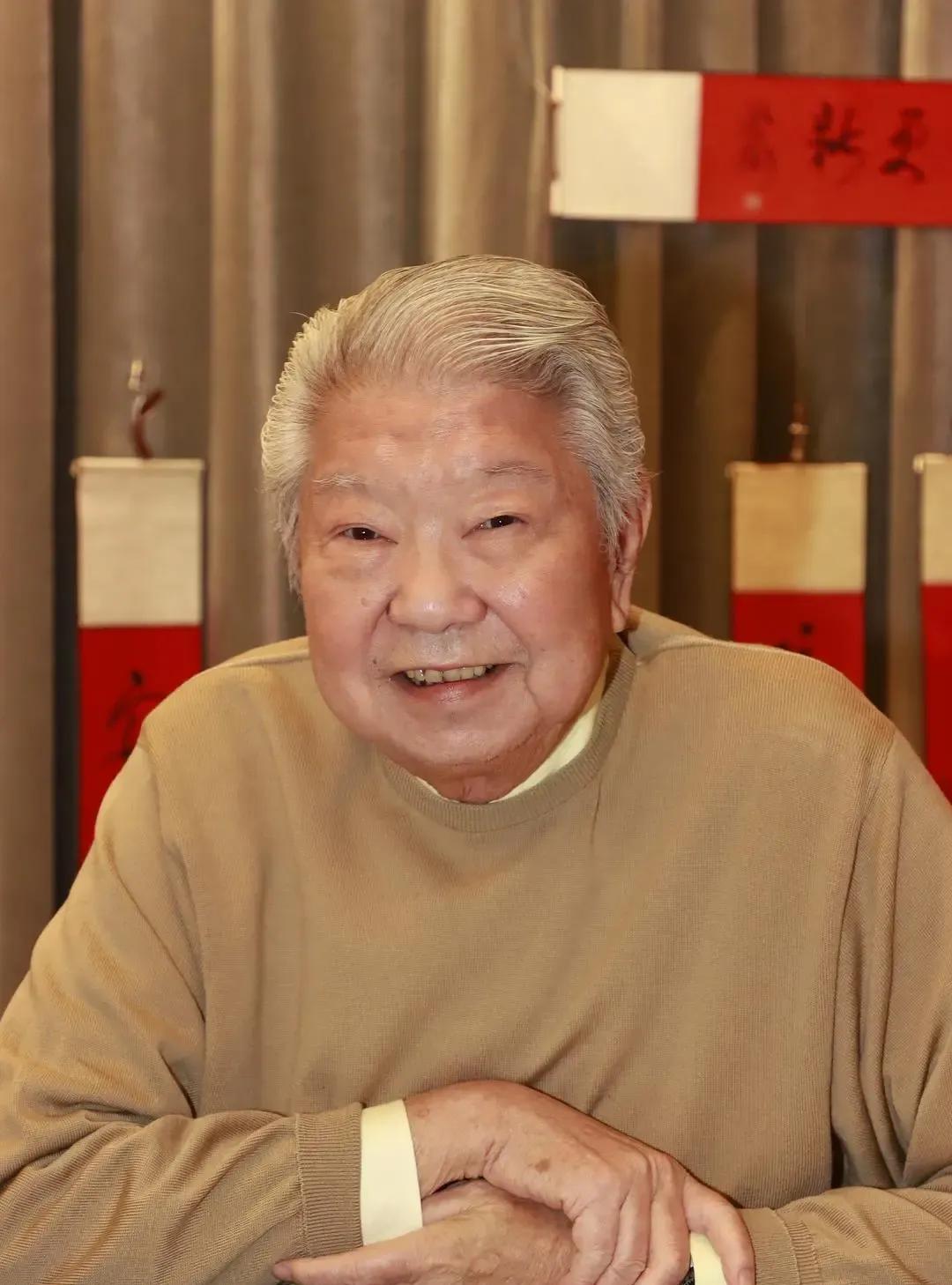 蔡澜成为所谓的香港四大才子，明明就是他和另外三个人关系不错，他和黄霑、倪匡能在一
