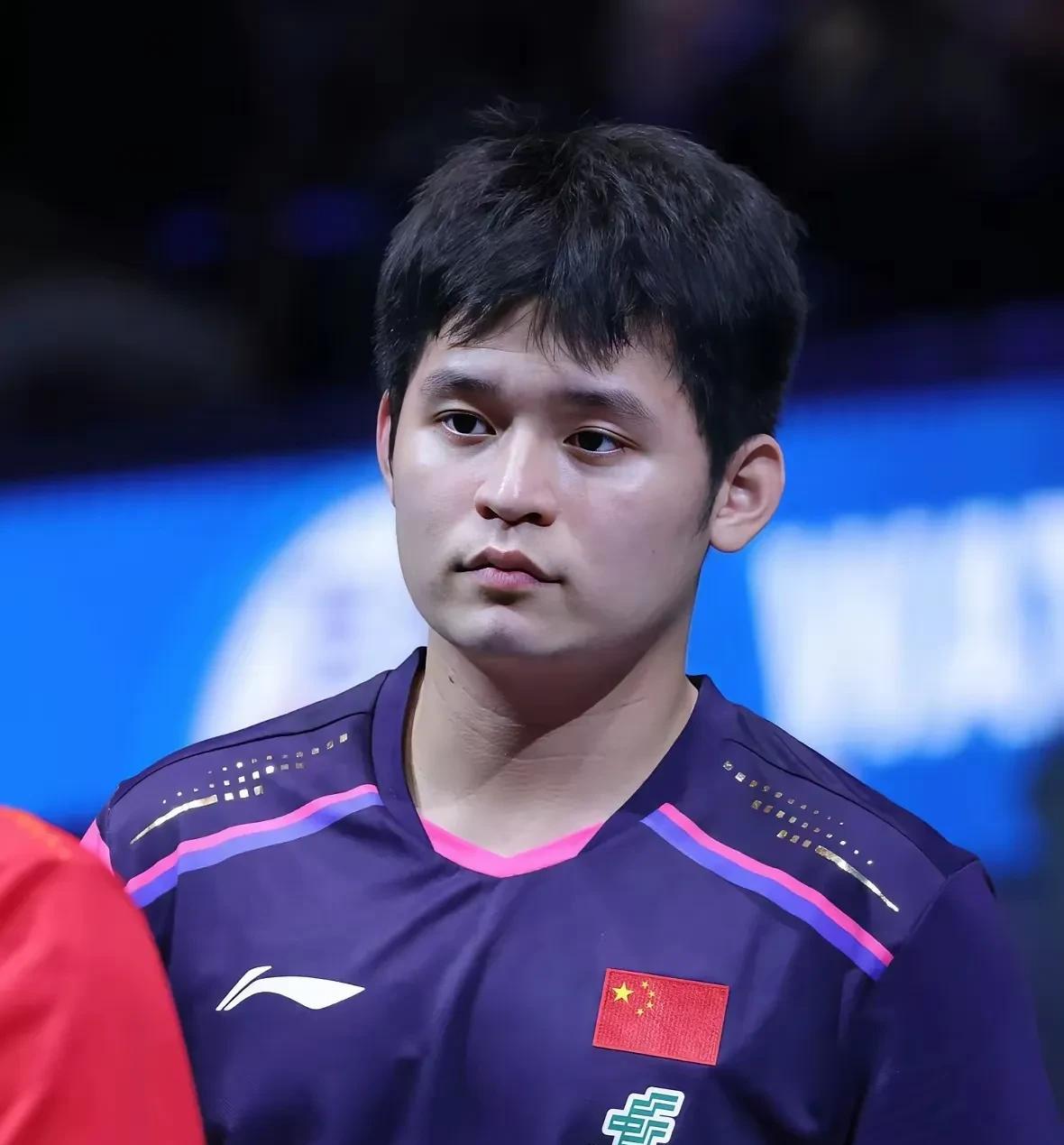 如果林诗栋输球，
那么罪魁祸首肯定就是王励勤，
让小石头身兼三项，
不知道是战术