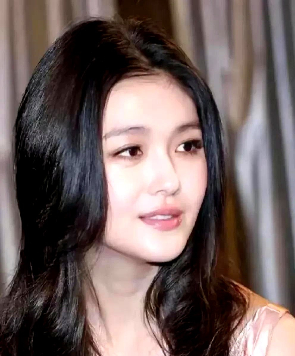 具俊晔大S塔葬惹争议











大S去世后，具俊晔表示等女儿成年再决