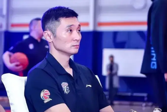 事实证明，新疆队就是伪强队。
新疆队纸面上看起来像是冠军队，但在刘炜的带领下没有