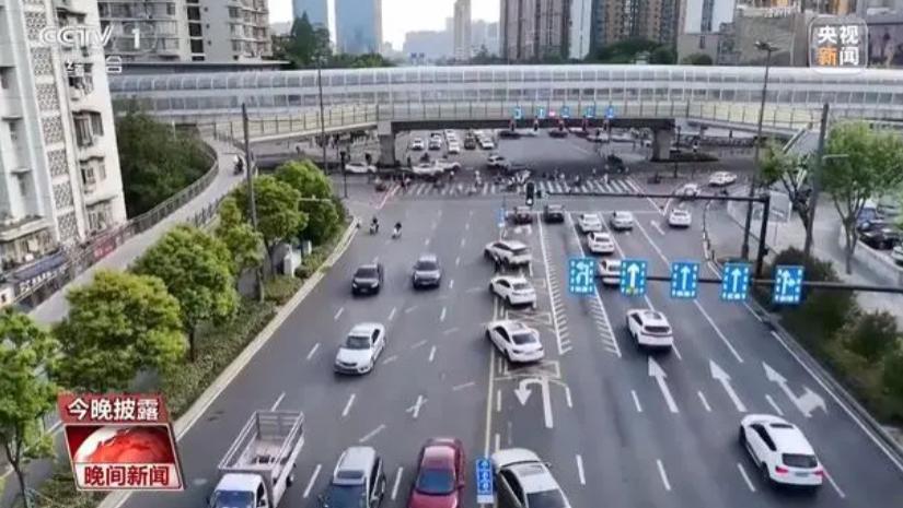 多车联动掉头交通设计新思路