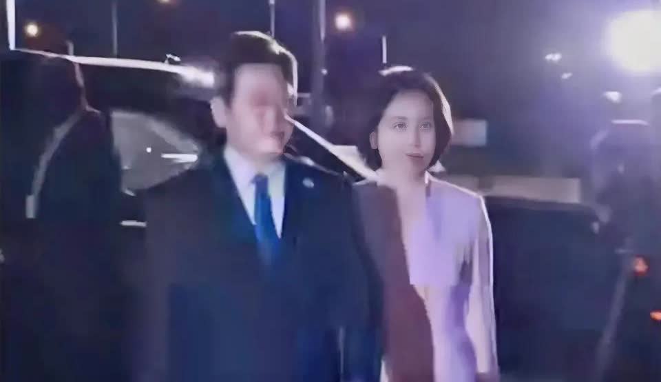 李在明从美回国，几乎无人送别，我们也可以学习小漂亮，对待小国，在礼节上没这么多事