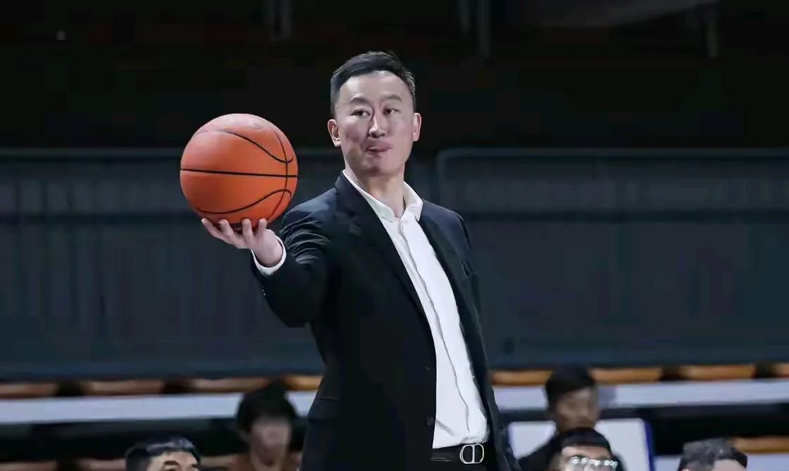 突发！青岛主帅刘维伟下课！不会指挥晚上的季后赛g2
消息真的太突然了！那今天晚上