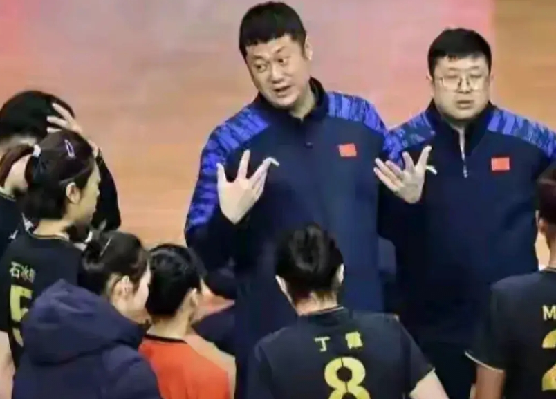 官宣：前辽宁女排主教练赵勇担任中国女排主教练，可喜可贺！千年的媳妇终于熬成婆。而