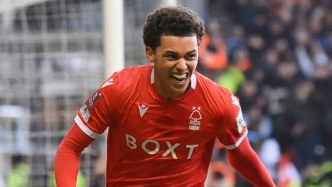 布伦南-约翰逊是一名备受瞩目的年轻球员，他在诺丁汉森