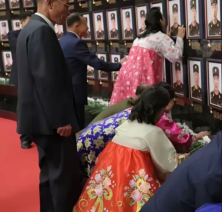 “所有的战争宣传，所有的叫嚣、谎言和仇恨，都来自那些不上战场的人。”
战争结束
