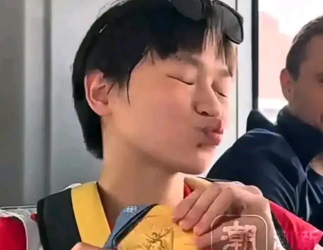 同样是运动员，可差距咋就那么大呢？

全红婵豪宅门口的垃圾房拆了我忍了！
