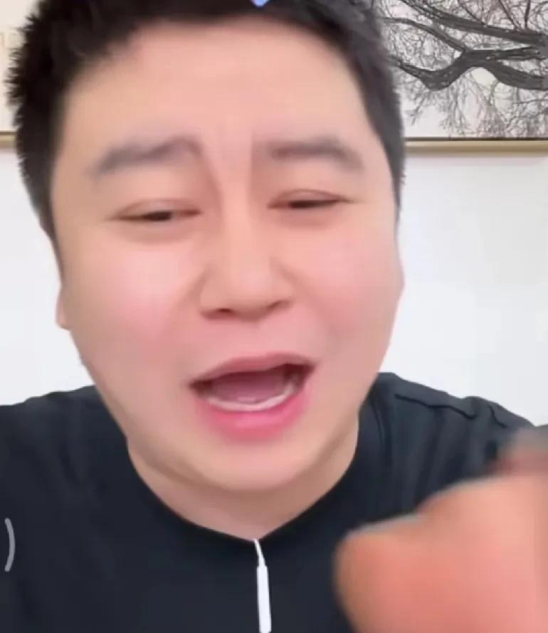 知名篮球博主大史破防了。直言为什么湖人打快船那两场，下手那么重，打个勇士，有气无