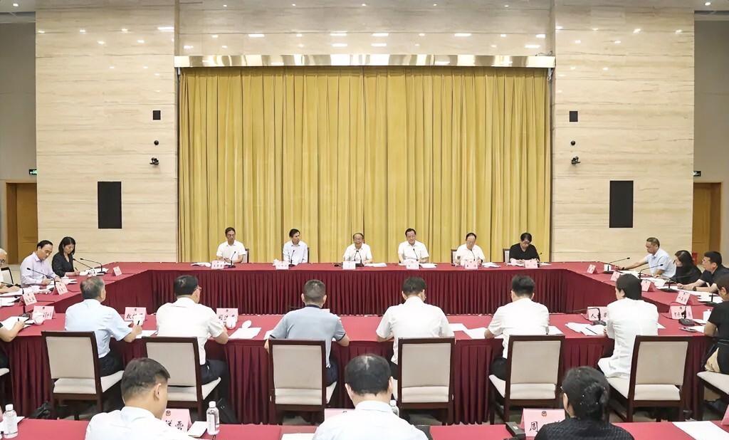 #高看徐州# 9月3日，徐州市长领衔督办重点提案工作汇报会举行，市委副书记、代市