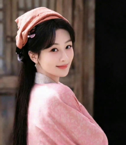 杨紫从未放弃过持续生长，好喜欢职业规划清晰明了的优秀女士。