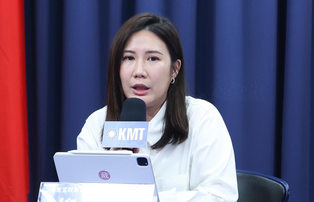 柳采葳“气到发抖”问老民进党人：能放任赖清德这样对在野党？
全台大罢免爆出疑涉伪