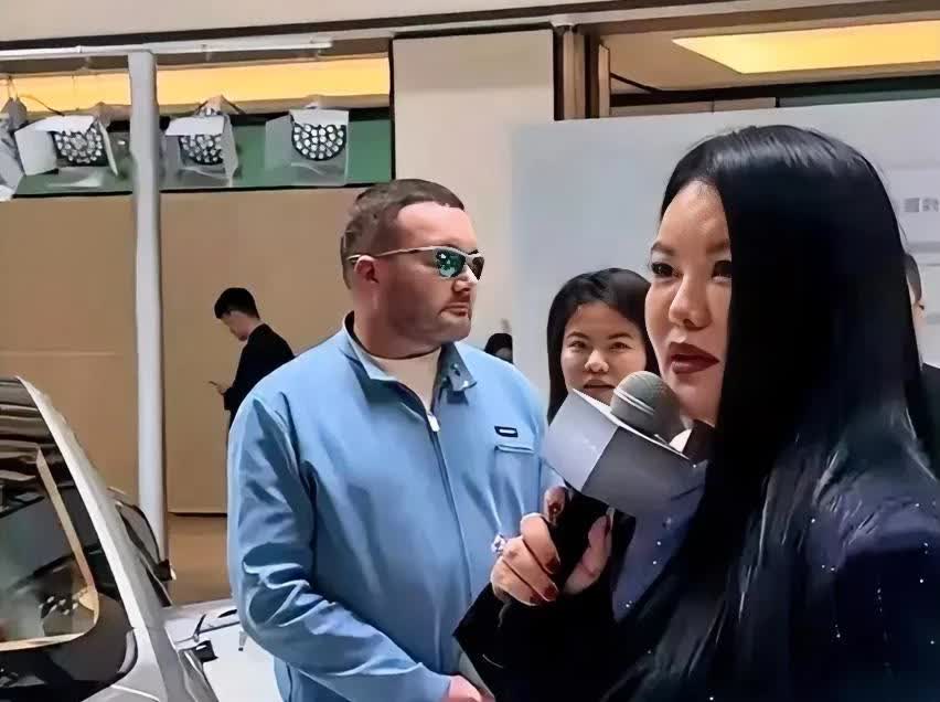 路人拍的李湘，原相机直出，没加美颜！